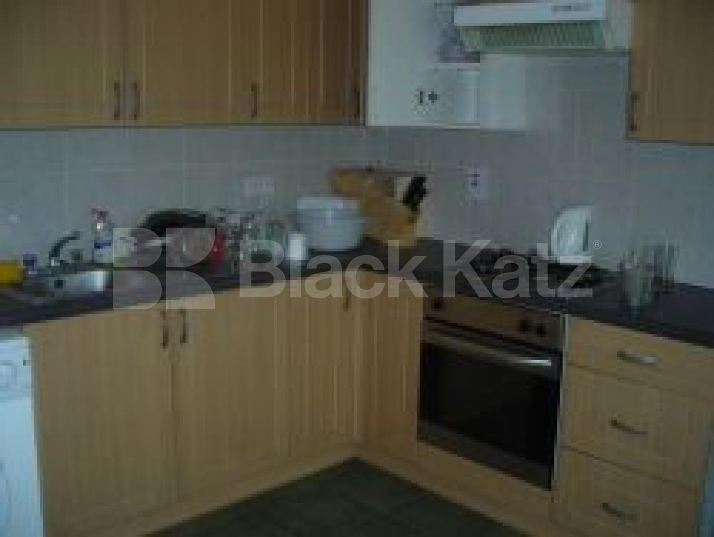 			3 Bedroom, 1 bath, 1 reception Flat			 Prince of Wales Road, KENTISH TOWN NW5